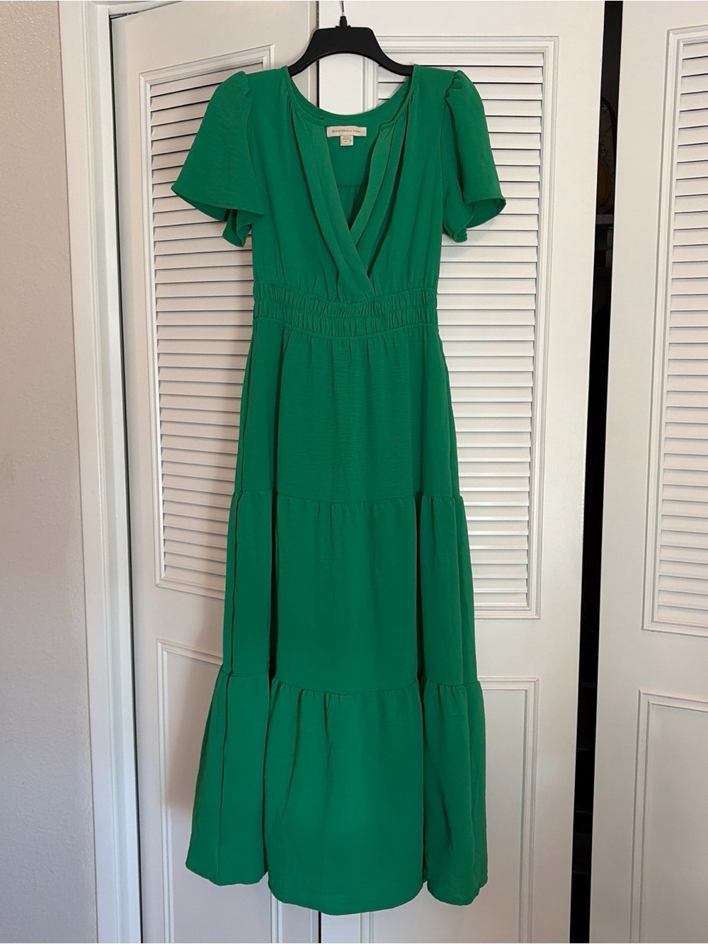 Monteau Emerald Green Tiered V-Neck Maxi Dress